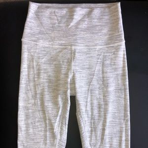 Lululemon size 4 wunder under leggings hirise